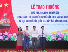 trao-thuong-2-1.jpg